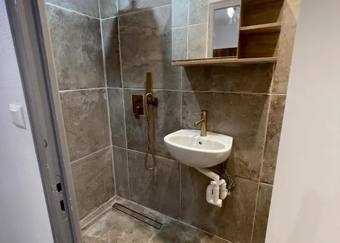 Petit Cocon Emplacement Ideal Centre Ville, Place De Pierre Rdc 25m2