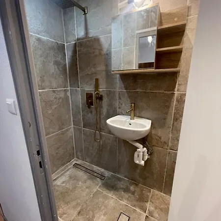 Petit Cocon Emplacement Ideal Centre Ville, Place De Pierre Rdc 25m2