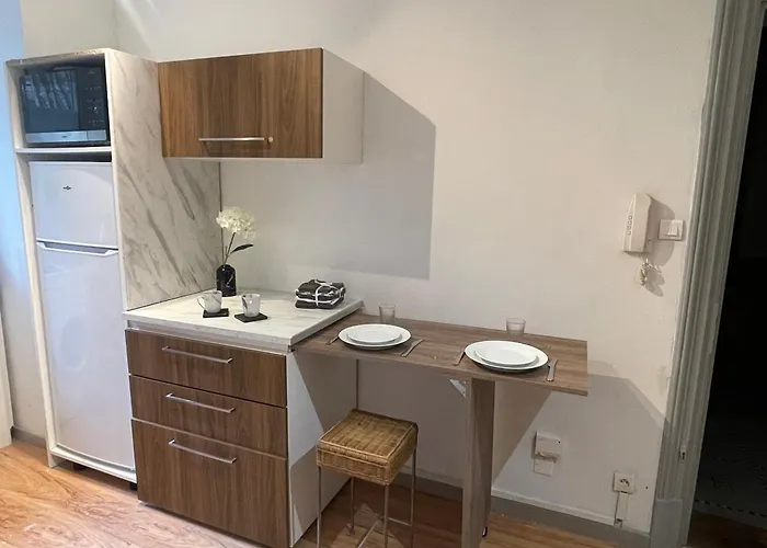 Daire Petit Cocon Emplacement Ideal Centre Ville, Place De Pierre Rdc 25m2